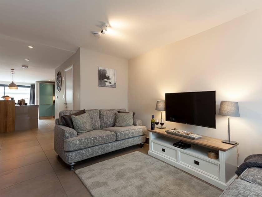 Relaxing living room | Marigold Cottage - Brockenhurst Breaks, Brockenhurst
