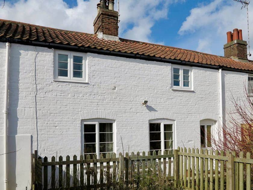Lovely mid-terrace holiday home | Jenny&rsquo;s Cottage, Mundesley