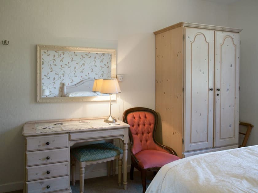 Dressing area within double bedroom | Strone Farm House, Banavie, Fort William