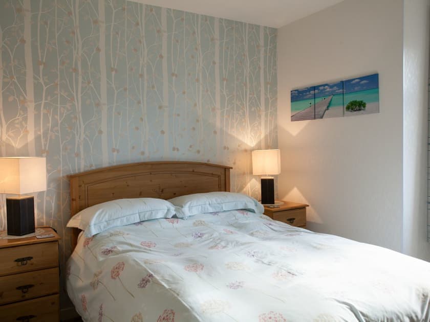Comfortable second double bedroom with en-suite | Strone Farm House, Banavie, Fort William