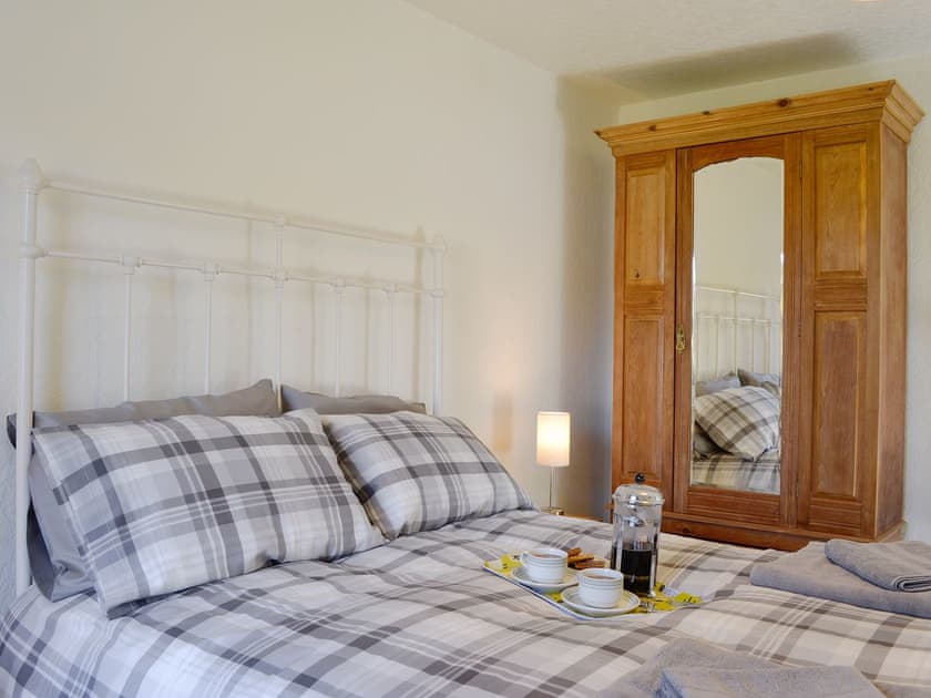Attractive double bedroom | Apple Tree Cottage, Bassenthwaite, near Keswick
