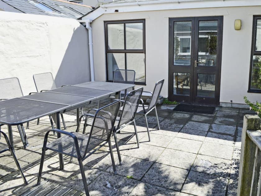 Relaxing sitting-out-area  | Church Street 23, Salcombe