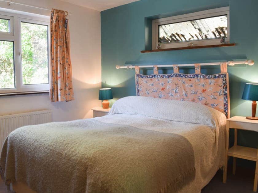 Comfortable double bedroom | The Glen, Pontrhydygroes, Devils Bridge