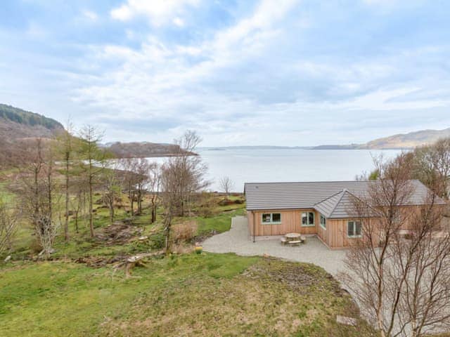 Kames Beach House Ref Ukc3260 In Kilmelford Near Oban Argyll