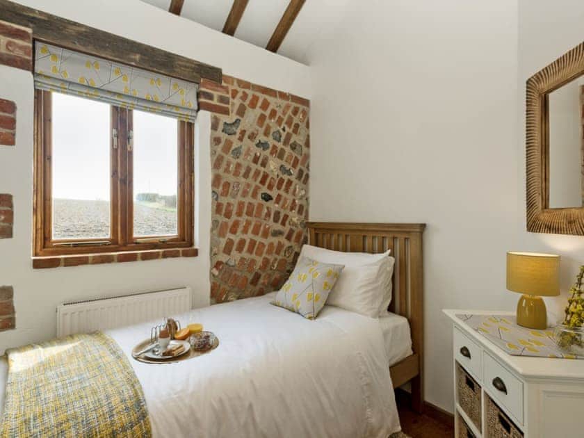 Charming single bedroom | Elmtree Barn, Skeyton, near North Walsham