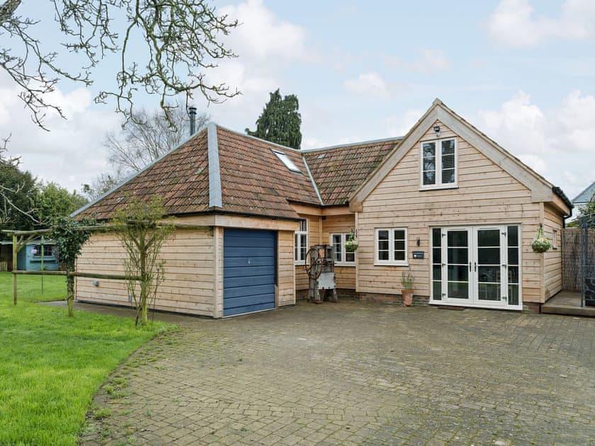Cyder Press Barn Ref Ukc2821 In Ringwood Near Bournemouth