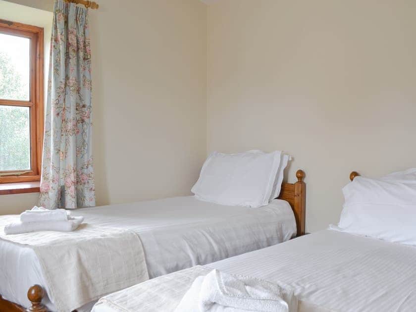 Twin bedroom | The Onibury - Upper Onibury Cottages, Onibury, near Ludlow