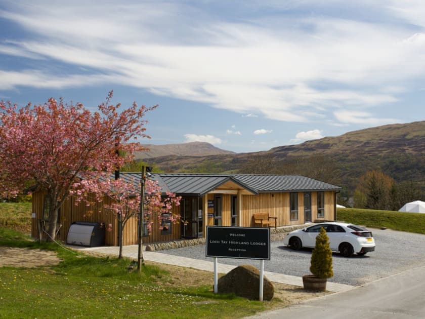 Loch Tay Highland Lodges Waterfall Lodge Ref Uk5744 In Killin