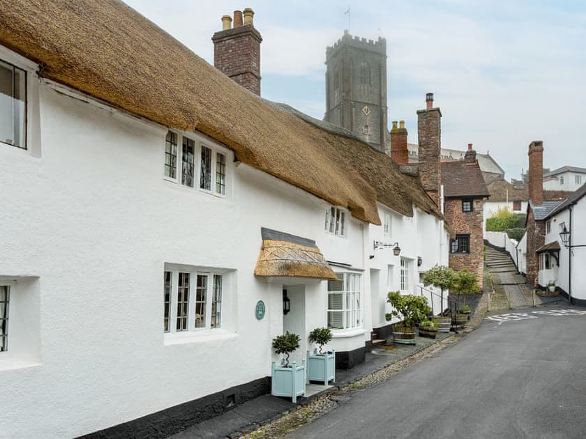 Charming former sweet shop close to the harbour | The Old Sweet Shop - Vicarage Road Holiday Cottages, Minehead