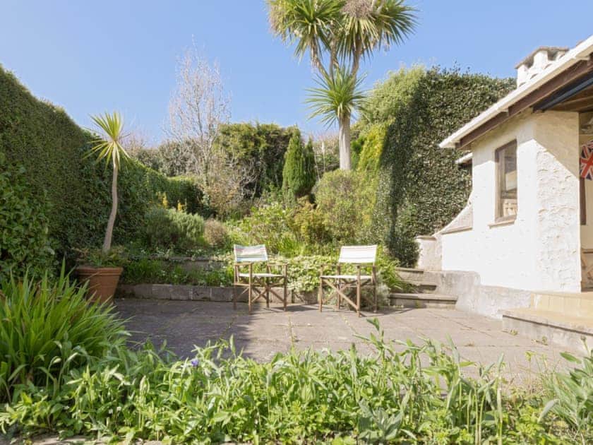 Pretty terrace within garden | End House, Salcombe