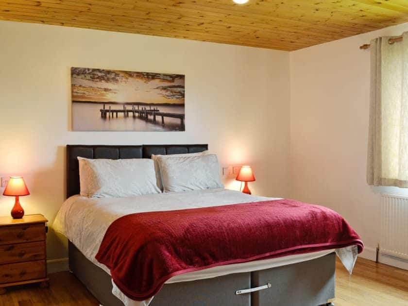 Relaxing double bedroom with en-suite shower room | Silver Dee, Crossmichael, near Castle Douglas