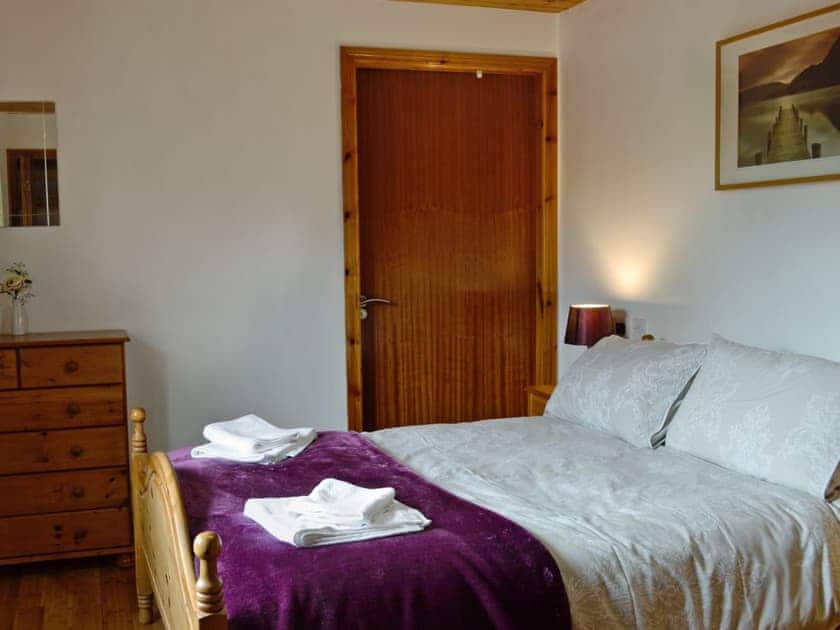 Tastefully furnished double bedroom with en-suite with bathroom | Silver Dee, Crossmichael, near Castle Douglas