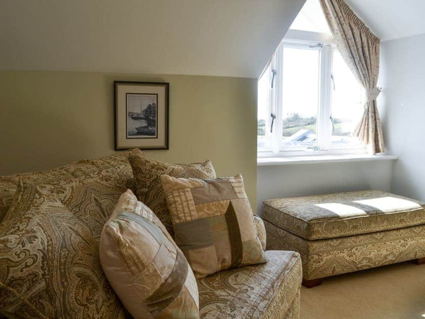 Kingsize bedroom with freeview TV & en-suite | Bodrydd - Bodrydd, Rhoshirwaun, near Pwllheli