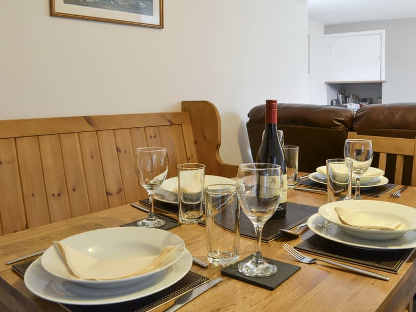 Ample dining space | Beudy, Rhyd Ddu, Caernarfon