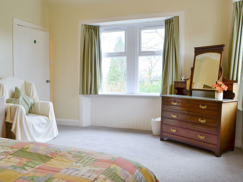 Peaceful double bedroom | Blairhosh Cottage, Balloch, Loch Lomond