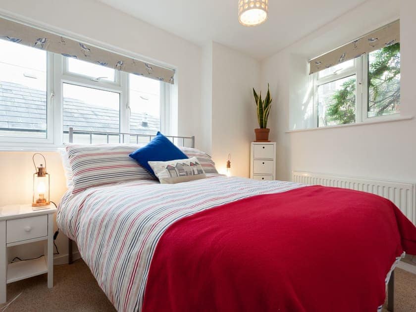 Light and airy double bedroom | College View Upper, Kingswear