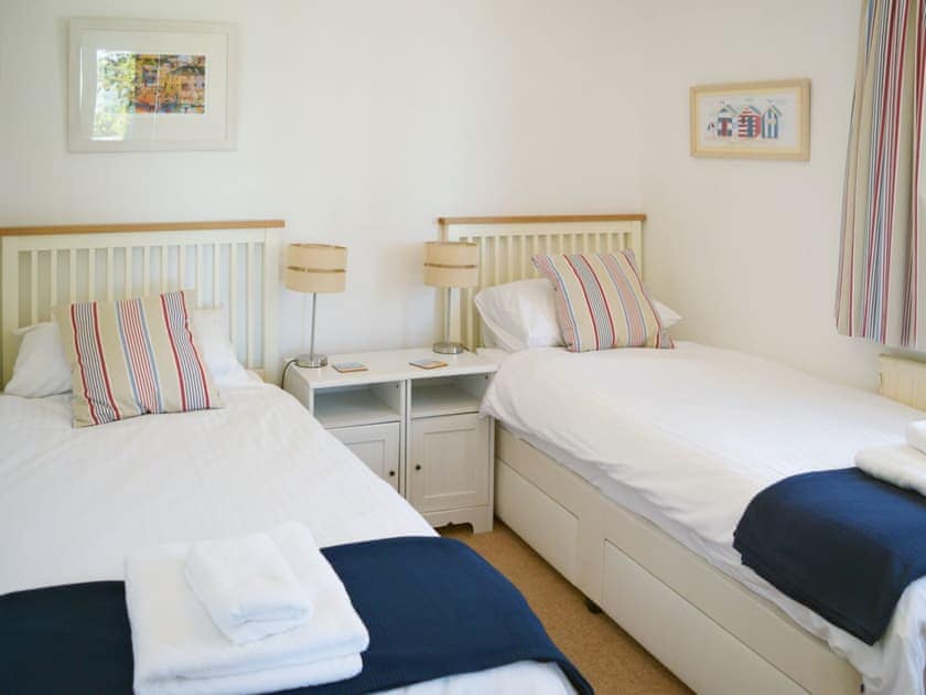 Charming twin bedded room | Stonehanger 1, Salcombe