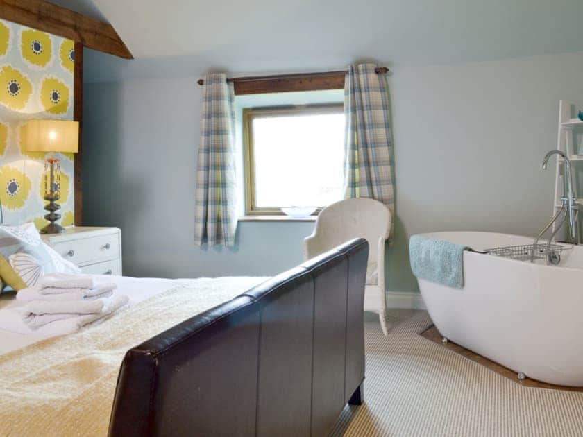 Quirky double bedroom with free standing bath | The Malt Shovel, Alton, near Matlock