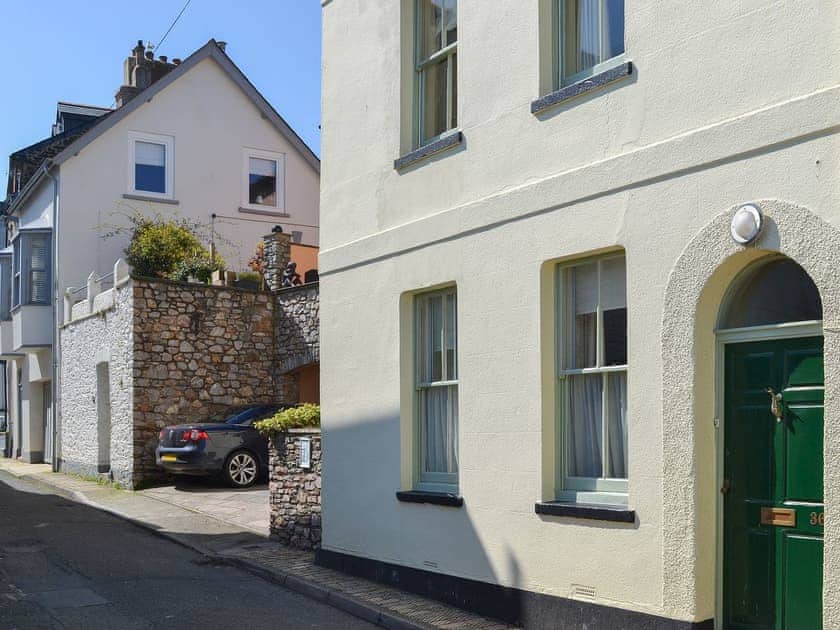 Situated in a quiet Lane a short stroll from the town centre | Clarence Street 36, Dartmouth