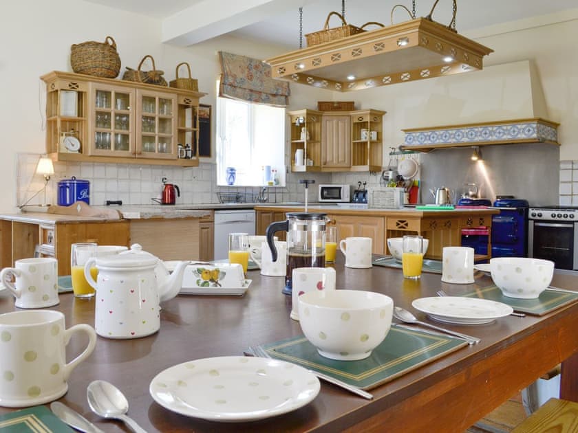 Charming open-plan living area | Crogen Coach House, Bala