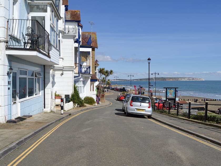 Poised right on the Shanklin’s shoreline, offering panoramic views towards Culver Cliff and beyond. | Beachside Bluff - Shanklin Chine Apartments, Shanklin