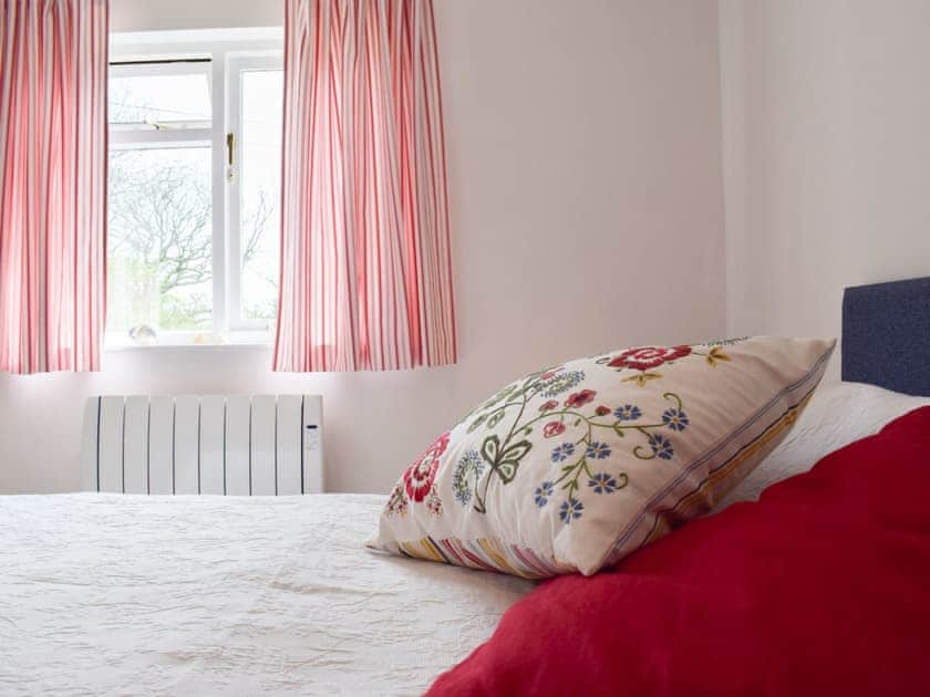 Warm and welcoming double bedroom | Stonecot, Wootton Bridge, near Ryde