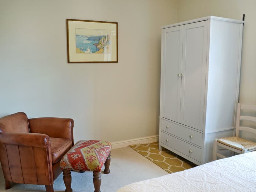 Elegantly decorated double bedroom with en-suite | Dudrich Cottage, St Margaret’s-at-Cliffe