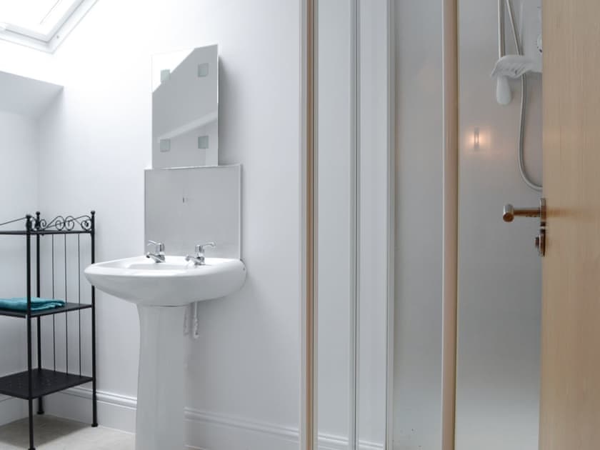 Shower room | Three Ways, Lypiatt Hill, near Stroud