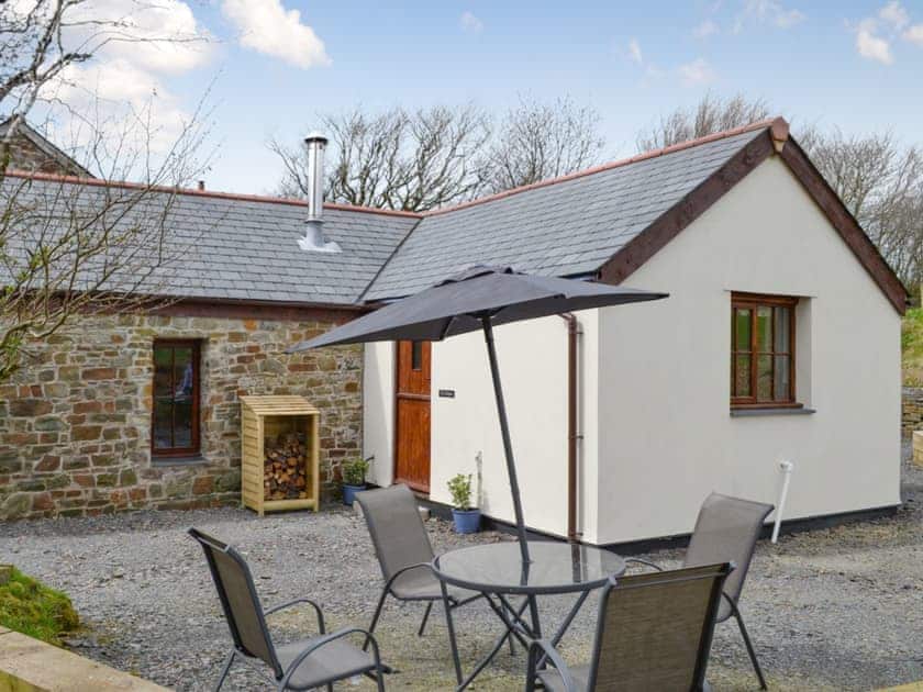 Sitting out area | The Shippen - The Threshing Barn and The Shippen, Bucks Cross, near Bideford