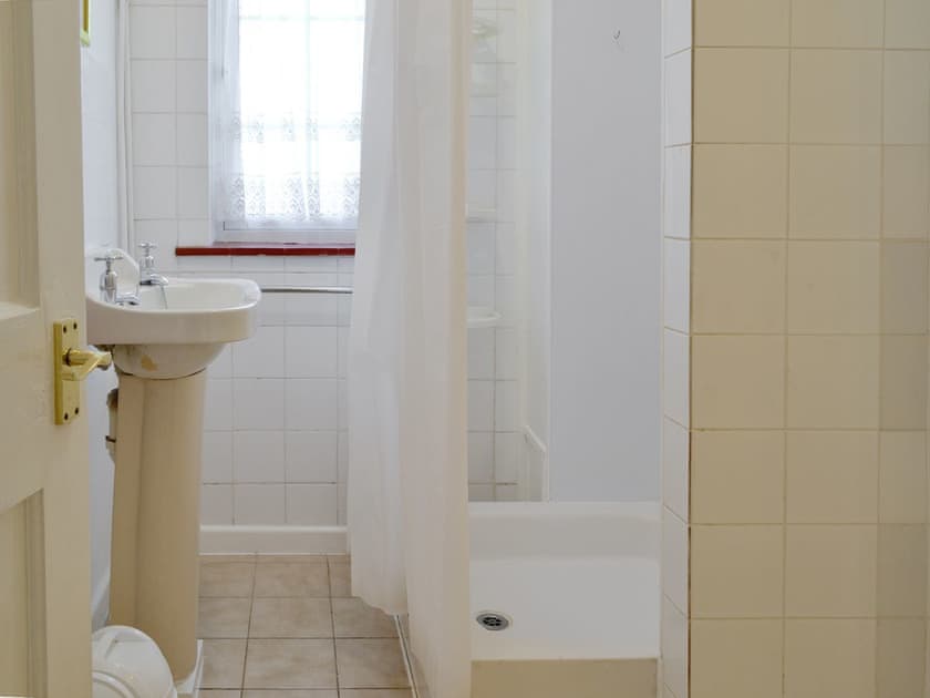 Ground floor shower room | The Lodge - Scarning Dale Cottages, Scarning, near Dereham