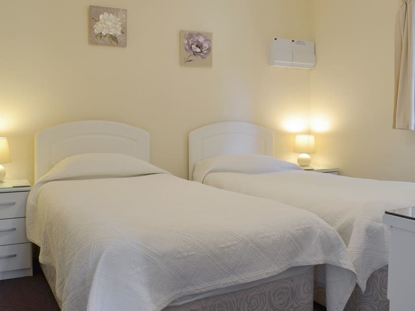Relaxing twin bedroom | The Cottage - Scarning Dale Cottages, Scarning, near Dereham