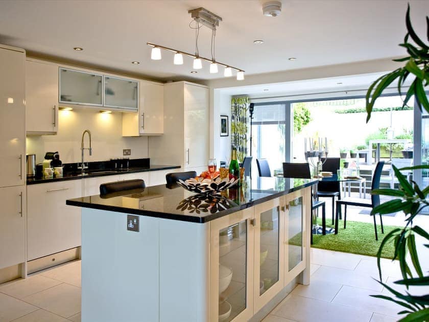 Modern fitted kitchen | 3 Broadmeadows, Wadebridge