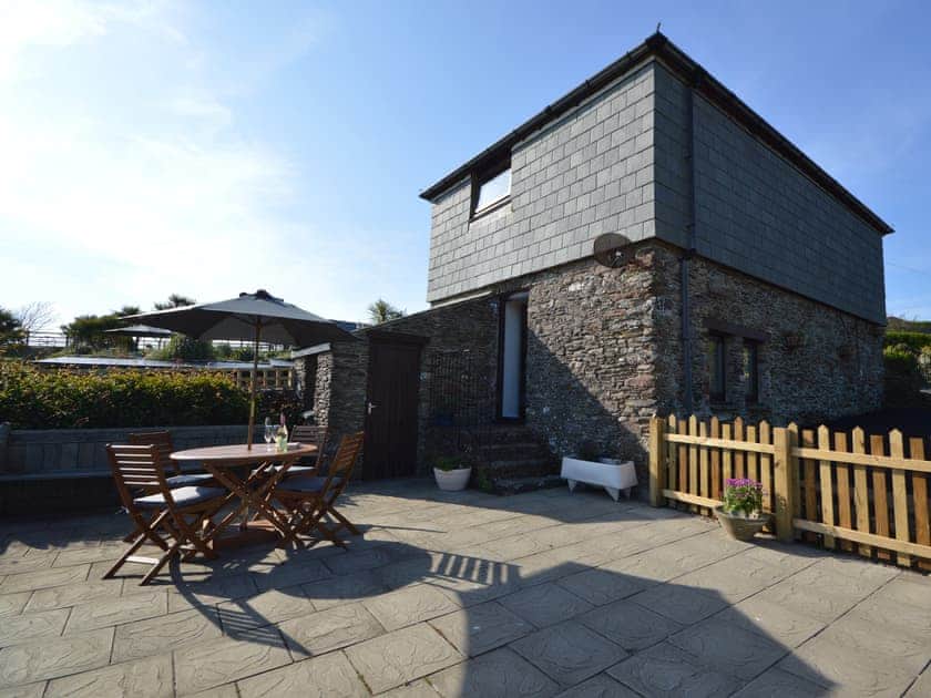 Thoughtfully designed, delightful cottage | Buzzards View, Kingswear