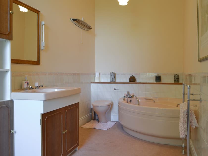 Bathroom | Tirril Lodge, Tirril, Ullswater
