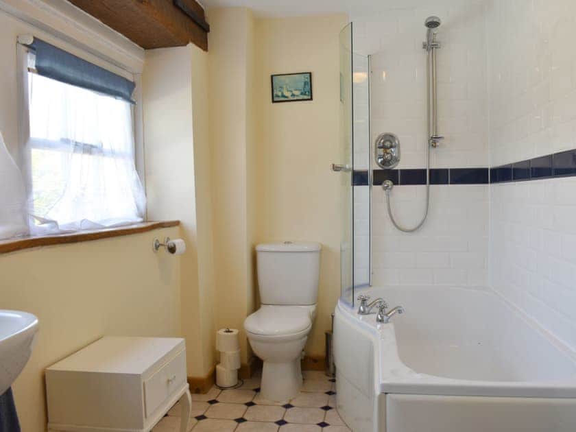 Bathroom | Mill Pond Cottage, Bere Regis