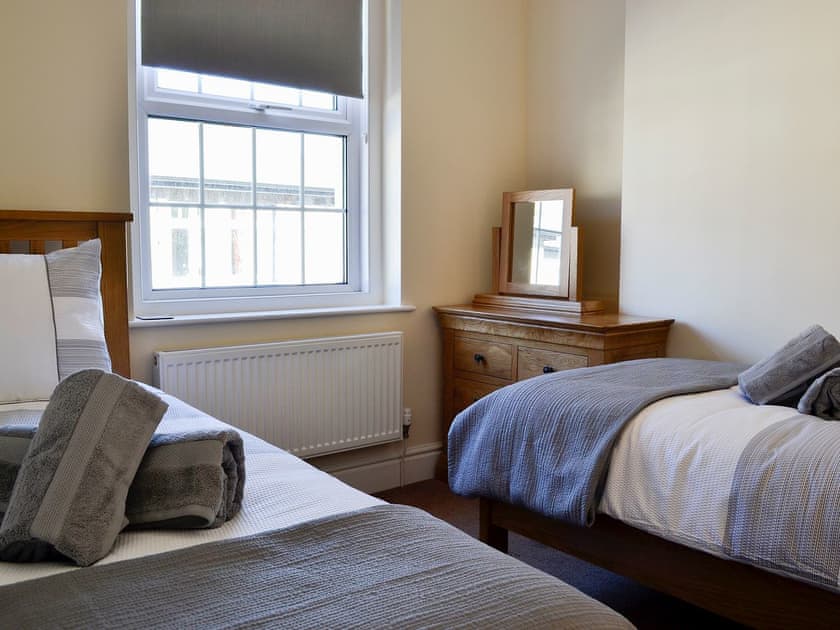 Lovely twin-bedded room | Llwynon Cottage, Llandudno