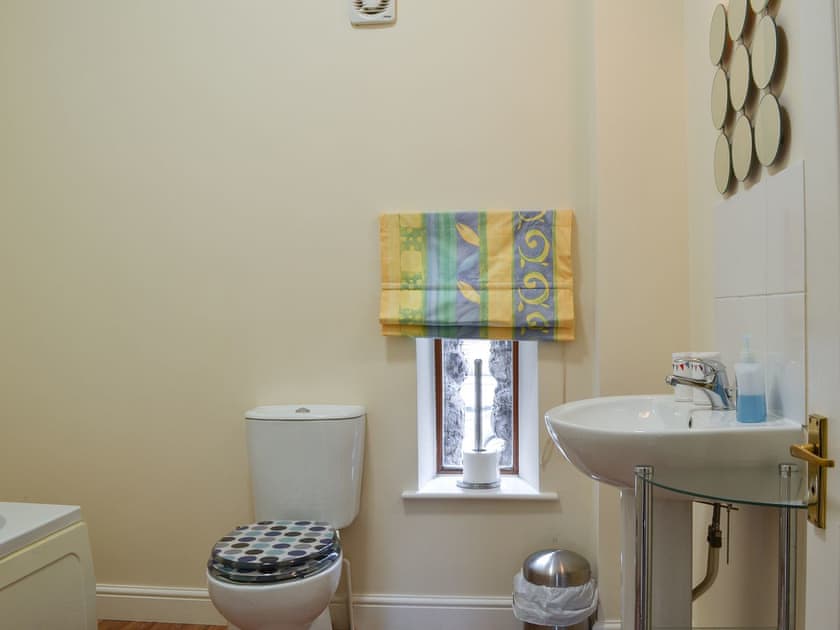 Bathroom | Brampton Hill Farm Cottage, Wormbridge