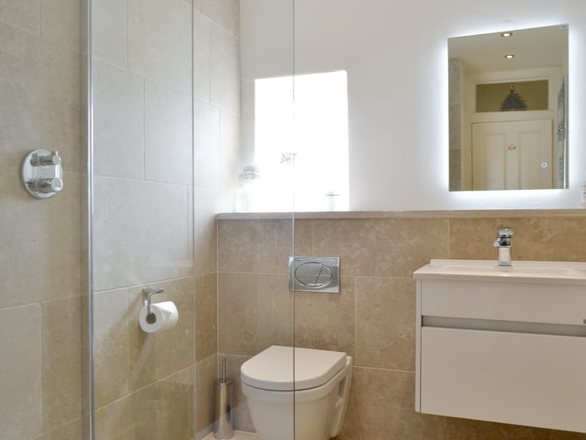 Modern shower room with walk-in shower | Grosvenor Cottage, Alnmouth