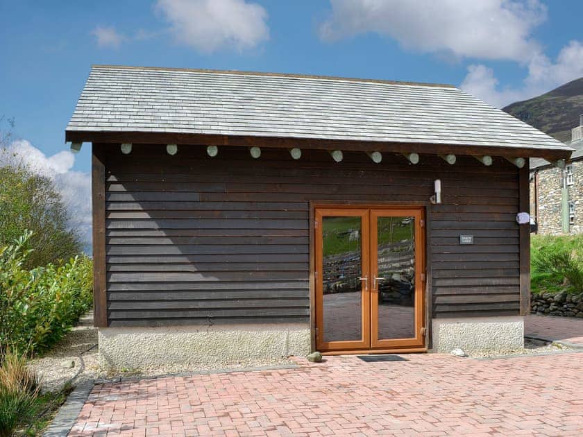 Exterior | Darci’s Lodge - Doddick Farm Cottages, Threlkeld, near Keswick