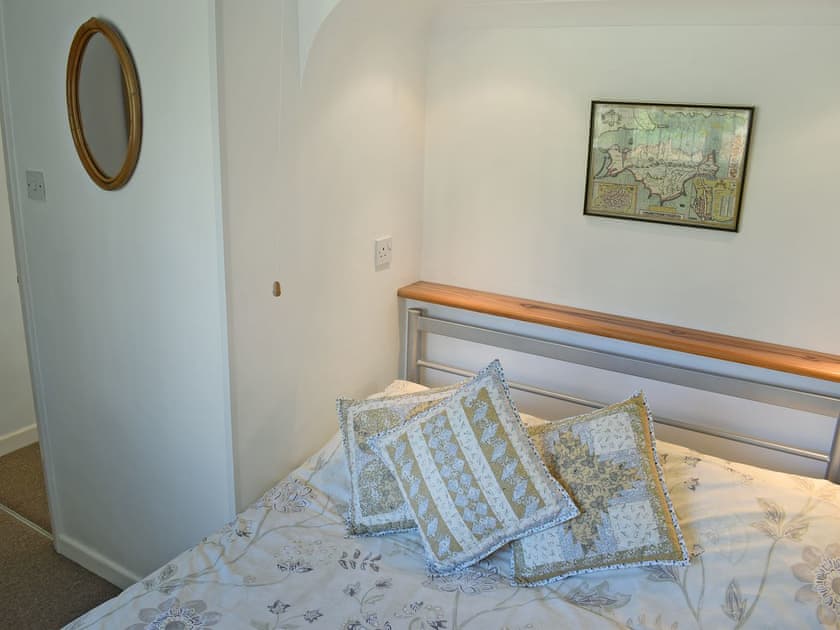 Comfortable double bedroom | Moles Leap, Brading