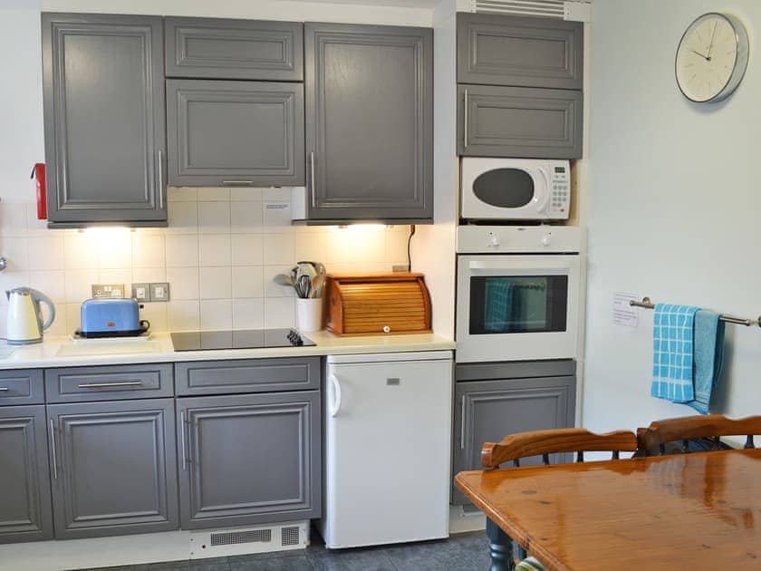 Spacious kitchen/dining room | Spinnakers, Falmouth
