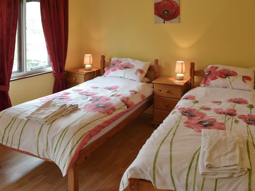 Twin bedroom | The Gazebo, Marazion, near Penzance