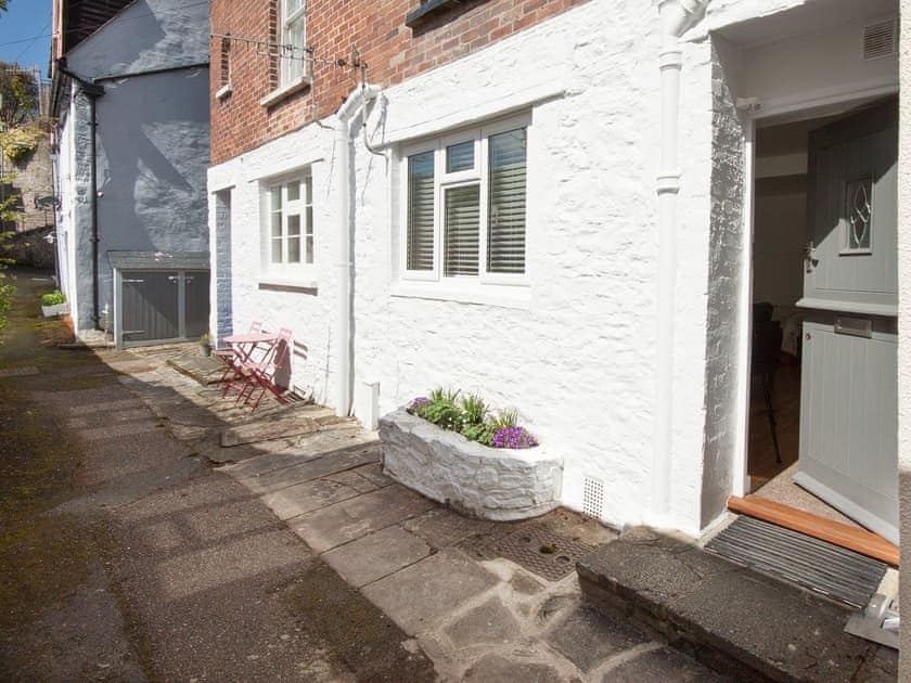 Characterful ground floor studio apartment | The Mew, Dartmouth