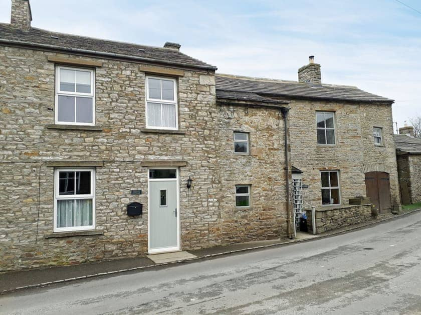 Beautifully presented cottage | Spring Cottage, Carperby near Leyburn