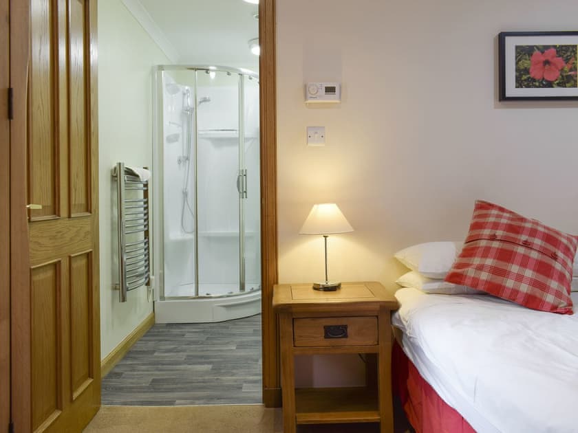 En-suite shower room | White Wisp, Kinross