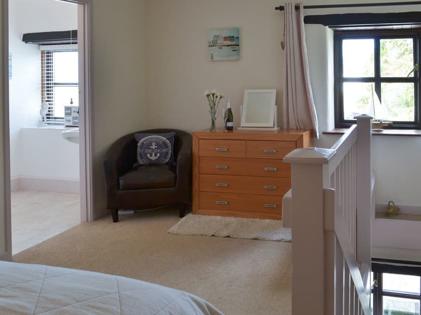 Double bedroom with en-suite | The Barn - Talehay Cottages, Pelynt, near Looe