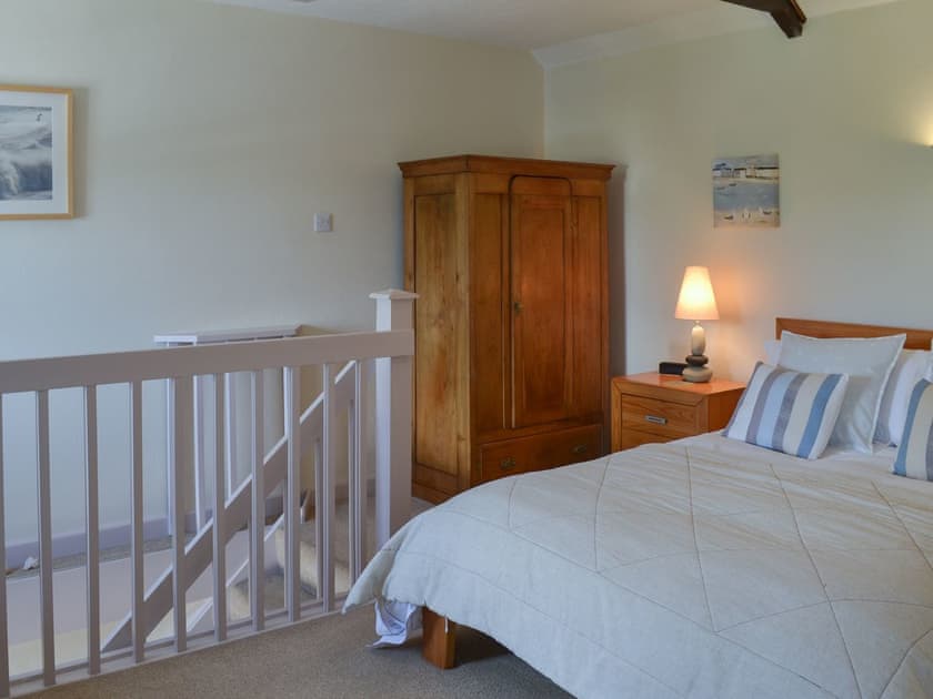 Double bedroom with en-suite | The Barn - Talehay Cottages, Pelynt, near Looe