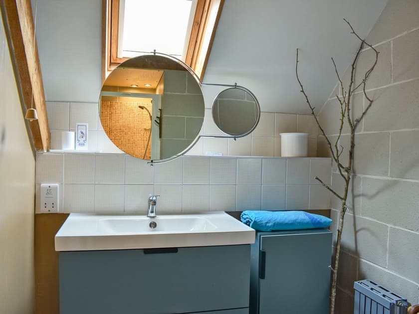 Modern en-suite | Arne Barn, Near Wareham