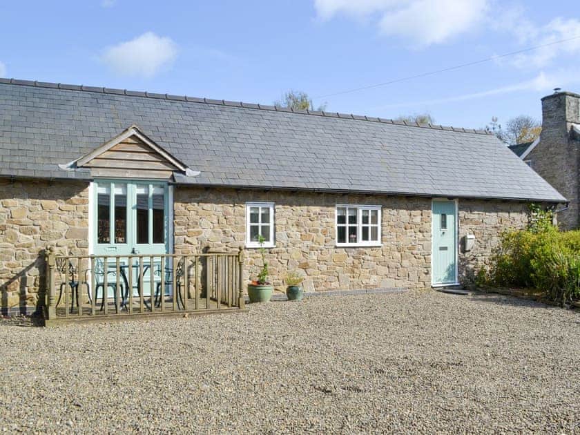 Cosy stone-built holiday home | Walkmill Lodge, Norbury, near Bishop’s Castle 