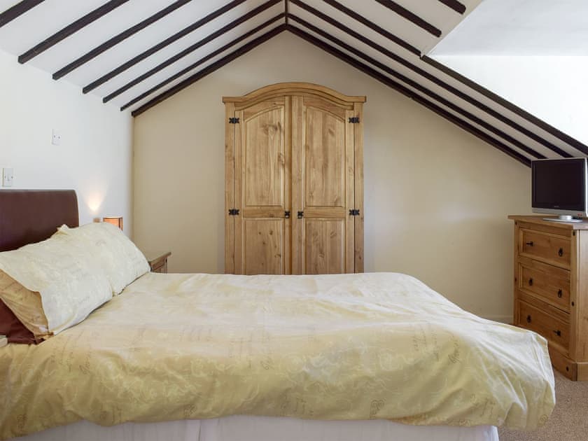 Cosy double bedroom | Green Acre Cottage, Kilgetty, Dyfed 